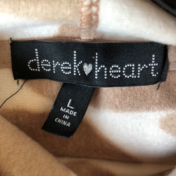 Derek Heart Camo Funnel Neck Sweatshirt 🤩 ST - Picture 8 of 9